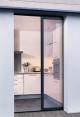 Usa glisanta pe langa perete din profile de aluminiu